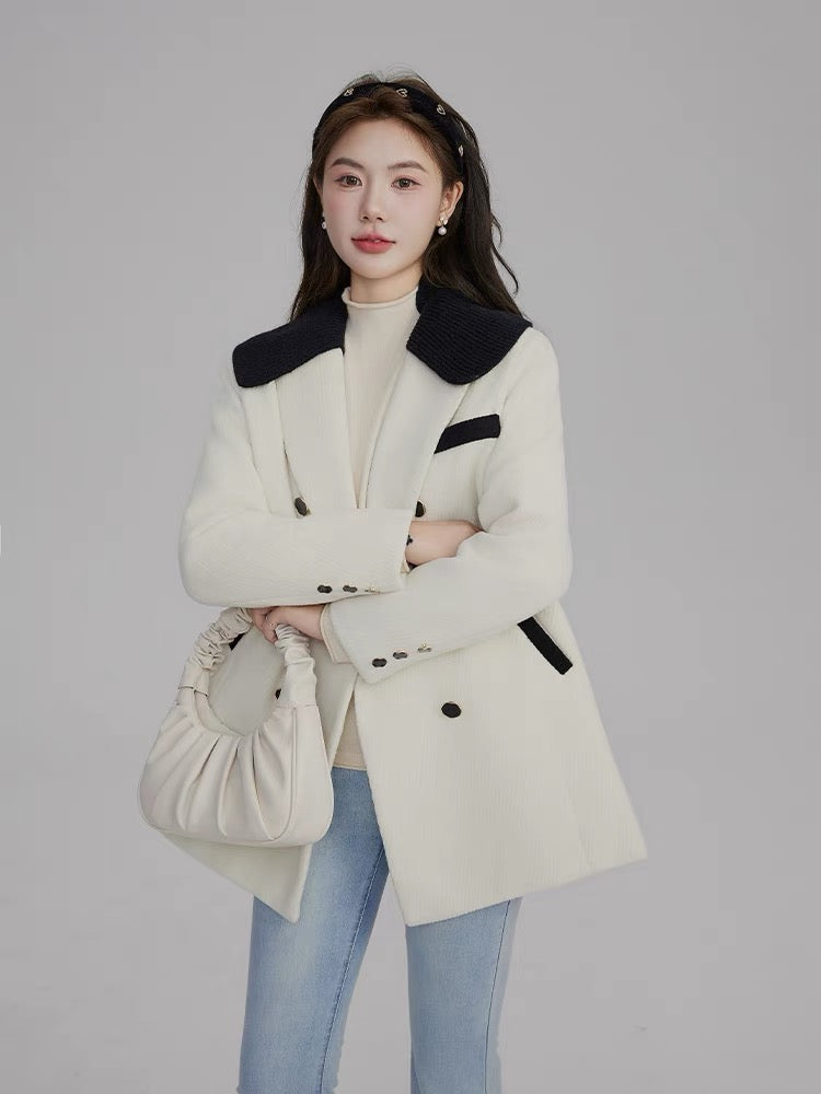 White woolen outlet coat