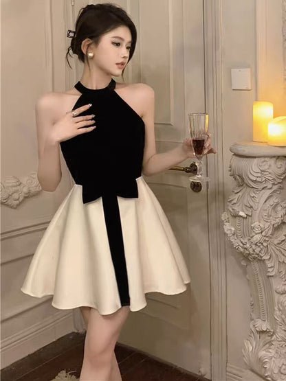 French niche Hepburn style temperament sexy sleeveless strapless halter neck dress female summer high-end dress little black dress