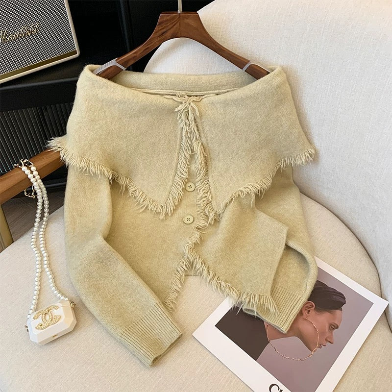 Fashionable, age-reducing, high-end and super-good-looking solid color tassel one-line collar long-sleeved bottoming sweater top for women in autumn and winter