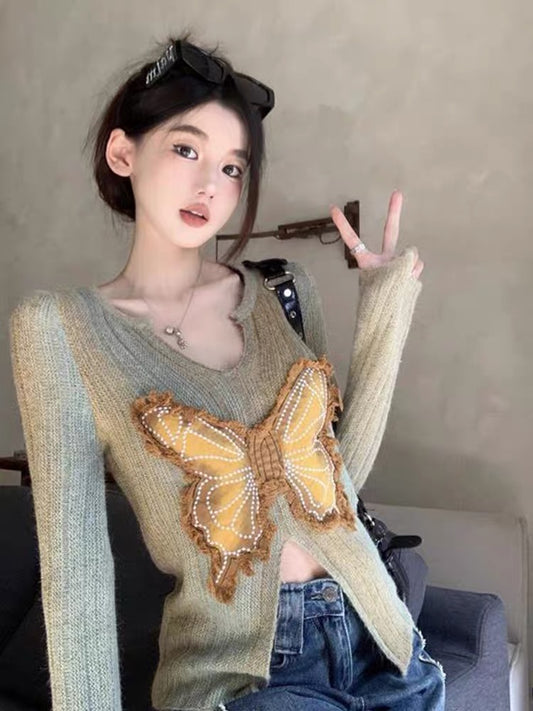 Sweet and cool design with contrasting color stitching and butterfly inner long-sleeved sweater for women in autumn, high-end and chic top