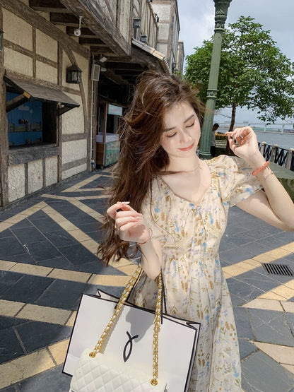 Fish Rabbit Rabbit Floral Dress 2023 New Women's Summer French Casual Temperament Western Style Square Neck Dress