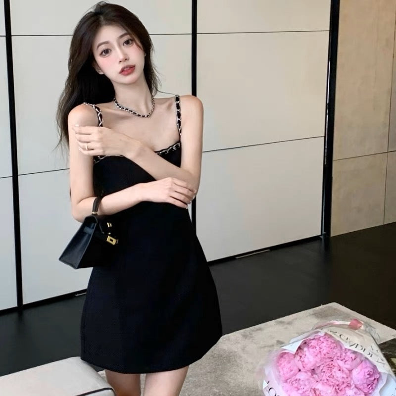 Chain black slim chic sweet and spicy suspender dress 2023 new female Hong Kong style retro chic skirt for women summer