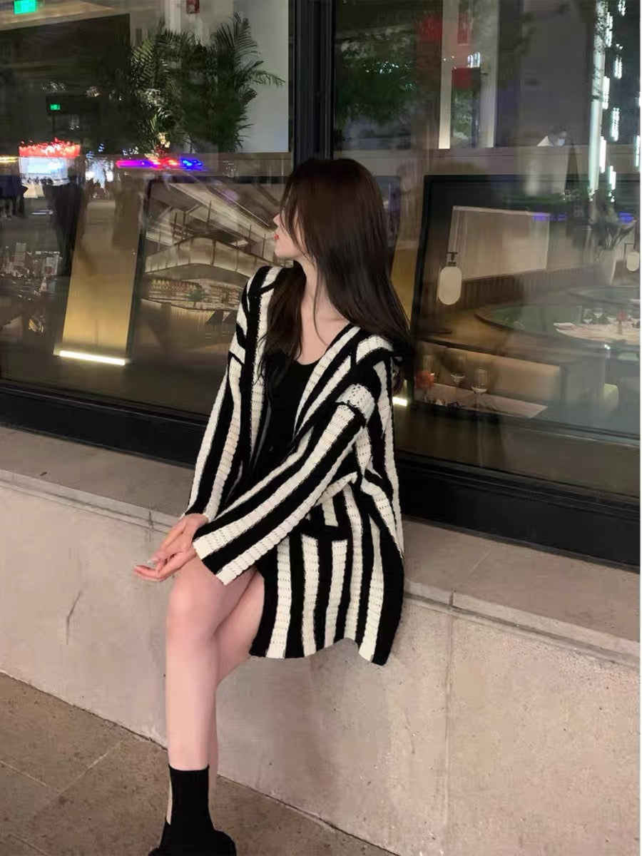 EUSKY IIWAN Contrast color striped sweater jacket autumn new high-end loose lazy sweater cardigan (S712)