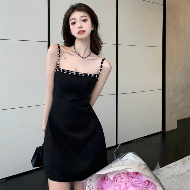 Chain black slim chic sweet and spicy suspender dress 2023 new female Hong Kong style retro chic skirt for women summer