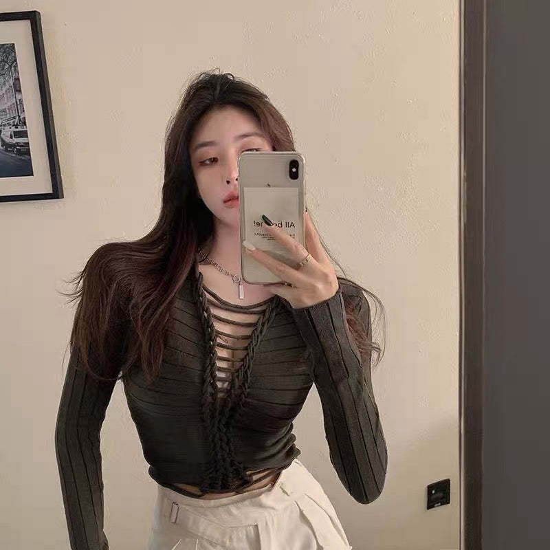 2023 new short sexy babes long-sleeved hollow tops with ice silk bottoming knitwear women's spring, autumn and winter foreign style