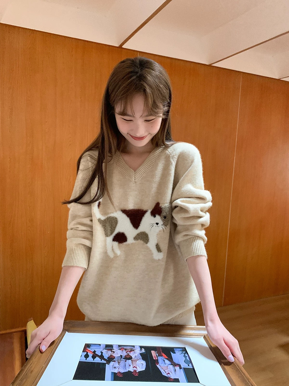 Hello Canon cat plush jacquard V-neck sweater women 2024 new loose slim small knitted top