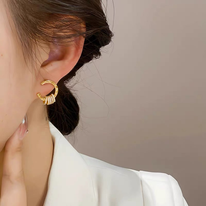 High-end Korean personality temperament earrings earrings golden zirco –  Lee Nhi Boutique