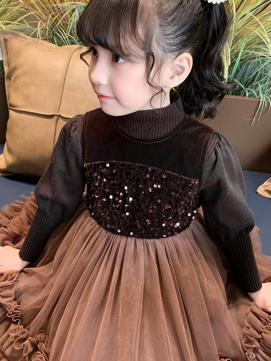 New Velvet Dress Designs Ideas || Velvet Suit Design 2023 || Velvet Frock  Design || Winter Dr… | Velvet pakistani dress, Velvet dress designs, Velvet  dresses outfit