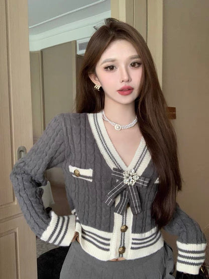 Xiaoxiangfeng v-neck short sweater jacket sweater cardigan autumn and winter temperament tops for women 2023 new outer wear