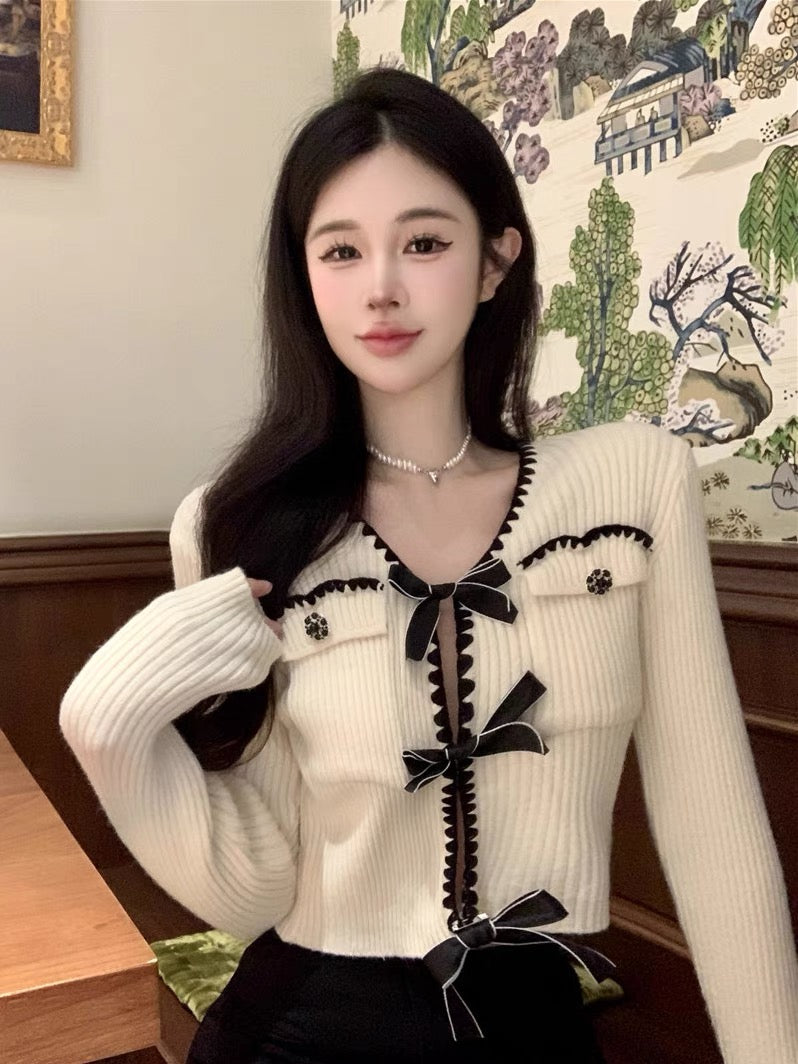 Xiaoxiangfeng French atmosphere knitted cardigan sweater jacket for women in autumn and winter unique and chic high-end v-neck top