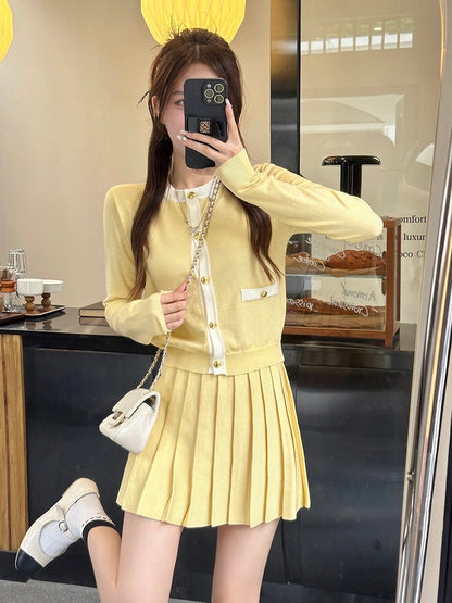 Xiaoxiangfeng long-sleeved color-blocking knitted cardigan high waist pleated A-line skirt female autumn new fashion daughter suit