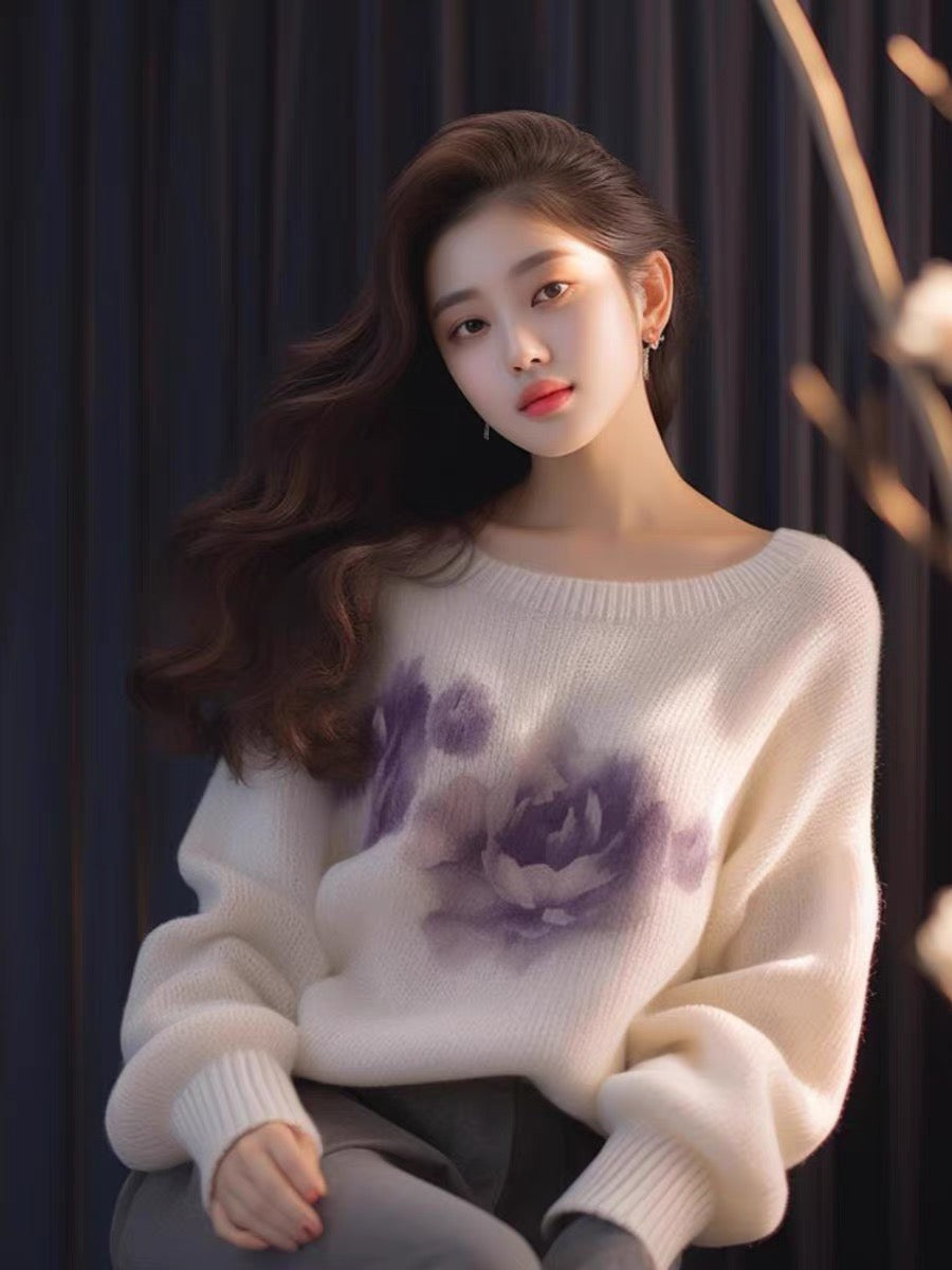 This year's popular and beautiful Korean-style small fragrance sweaters have a western style, age-reducing niche, round-neck white sweaters for autumn. (B1513)