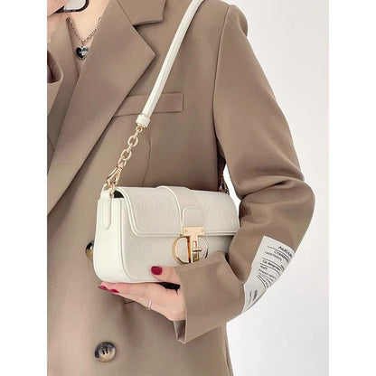 White bag women's summer 2023 new French niche designer underarm baguette bag high-end one-shoulder Messenger bag