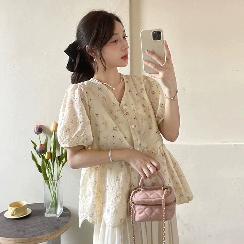 Puff sleeve V-neck floral shirt women's spring 2023 new design niche shirt gentle wind Korean top