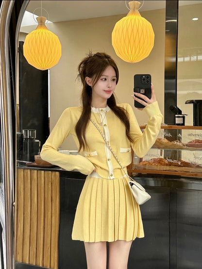 Xiaoxiangfeng long-sleeved color-blocking knitted cardigan high waist pleated A-line skirt female autumn new fashion daughter suit