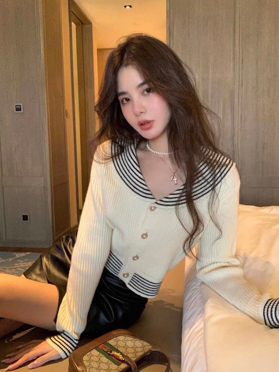 Qiu Rouyao Autumn New White Lazy Style Bottoming Cardigan Small Short Sweater Design Female Niche (S143)