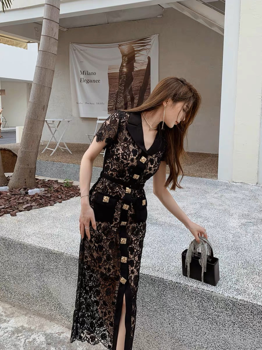 The heroine wears a mature lady-style outfit in a simple and high-end black  sexy hollow waist slimming dress and long skirt (D161)