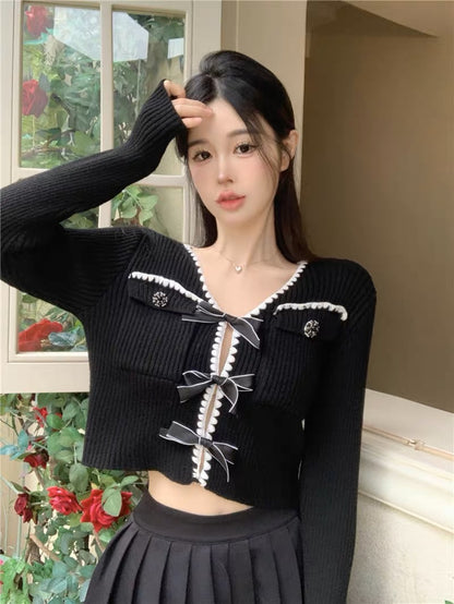 Xiaoxiangfeng French atmosphere knitted cardigan sweater jacket for women in autumn and winter unique and chic high-end v-neck top