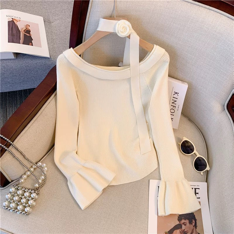 Temperament, high-end and sexy one-shoulder white bell sleeves, slim-fitting bottoming sweater top for women in autumn and winter