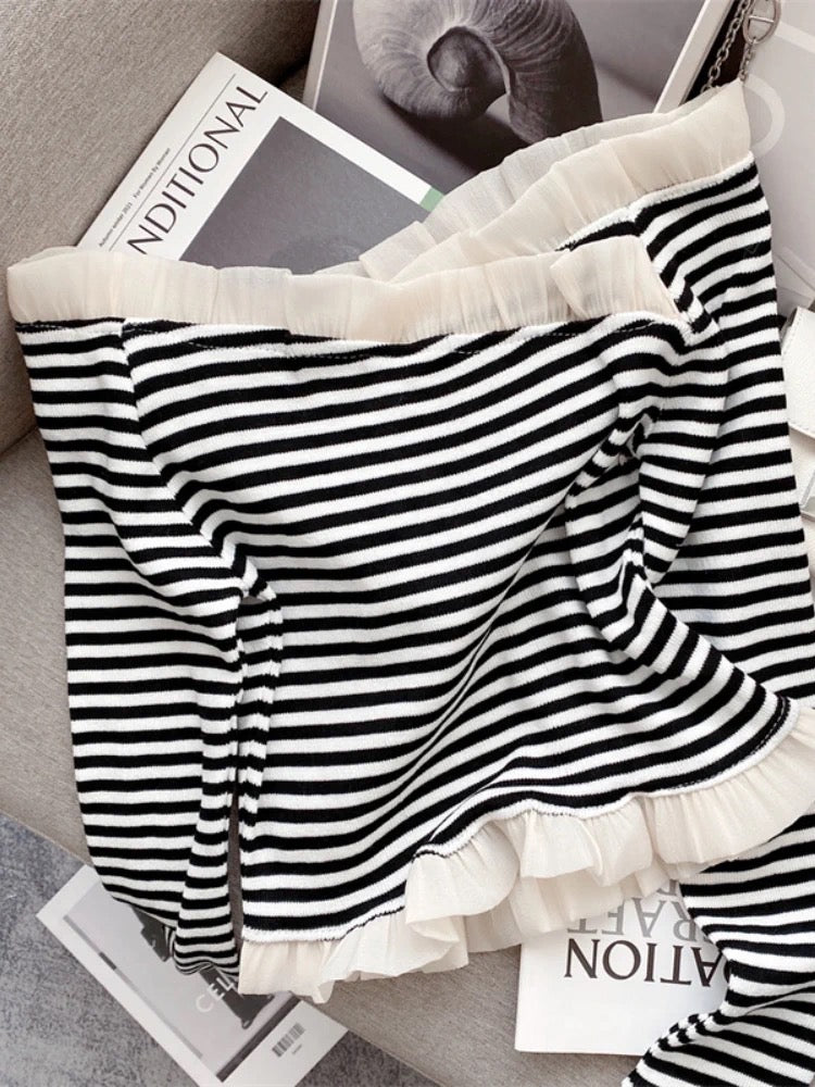 Striped sweater for women 2023 early spring new design niche unique chic one-shoulder clavicle top short style