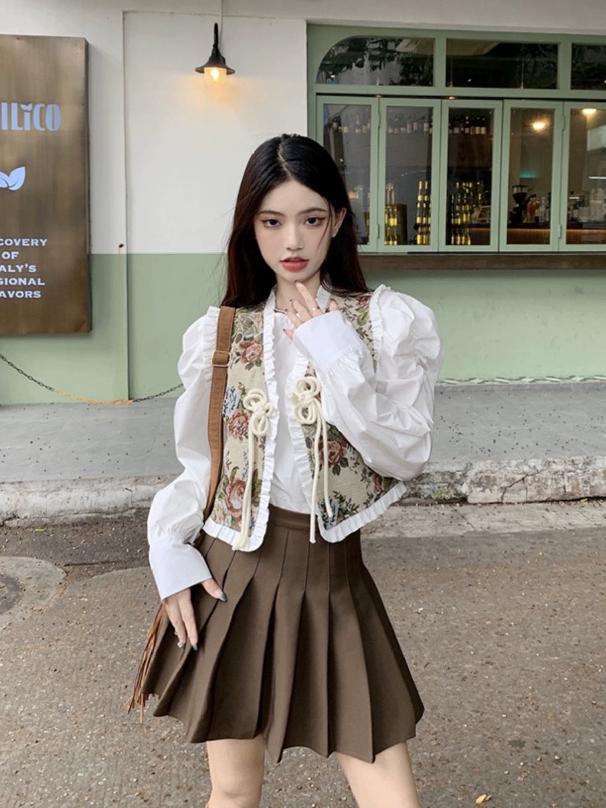 Retro embroidery lace straps high-end waistcoat long-sleeved shirt women's autumn 2023 new fashion suit