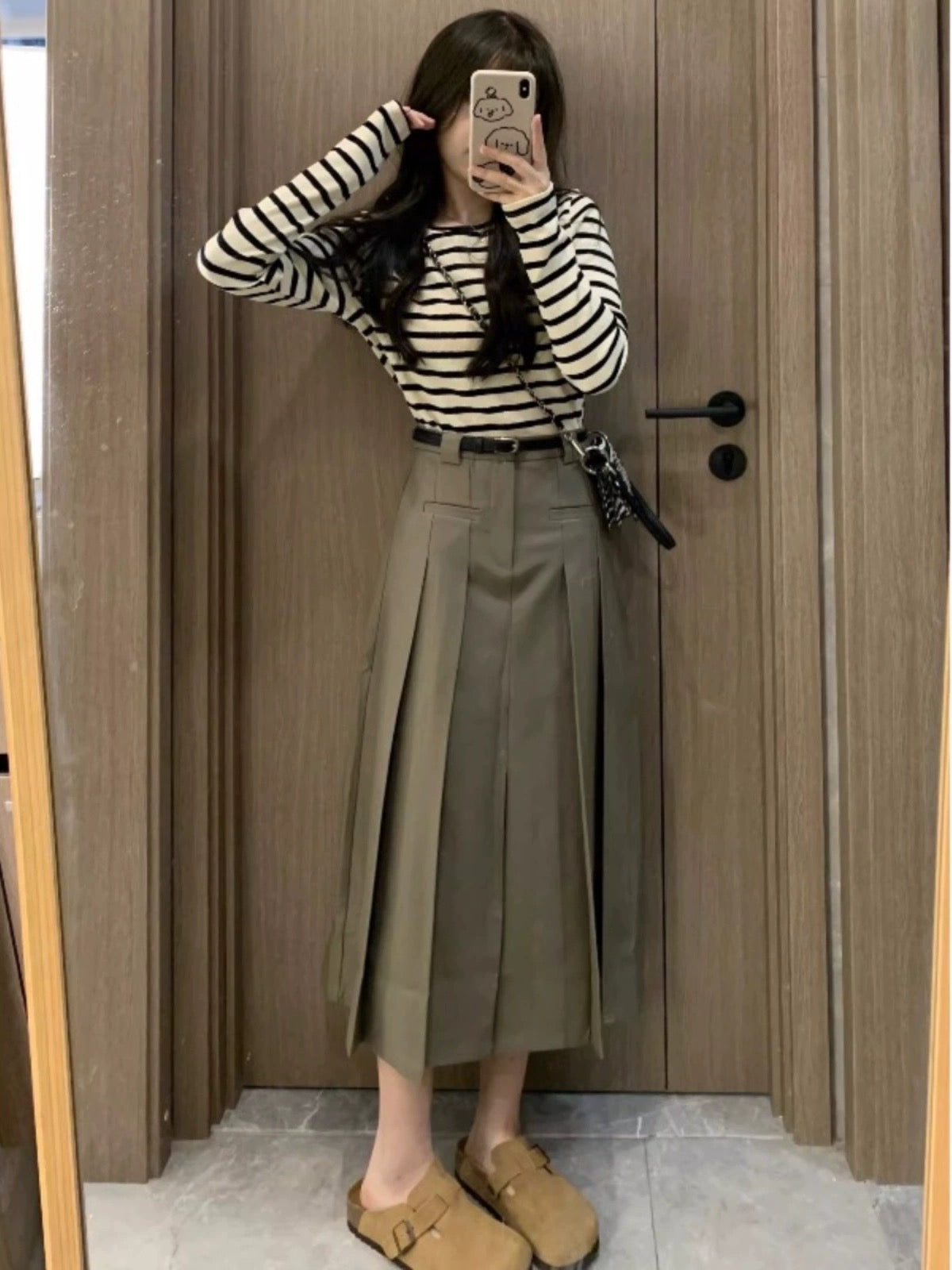 Autumn clothes with a whole set of small t-shirt tops pleated skirt two-piece suit women's fashion to reduce age and look thin