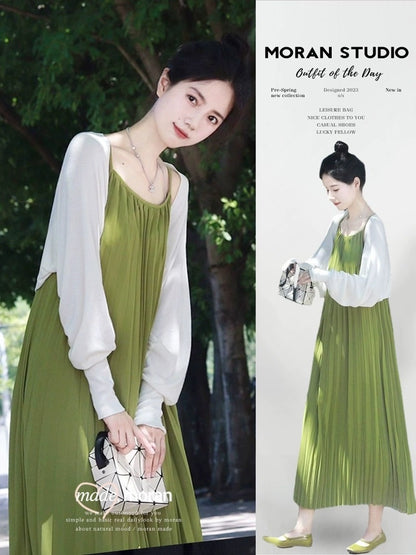 Early autumn new temperament French sunscreen cardigan green white pleated suspender dress two-piece suit female summer