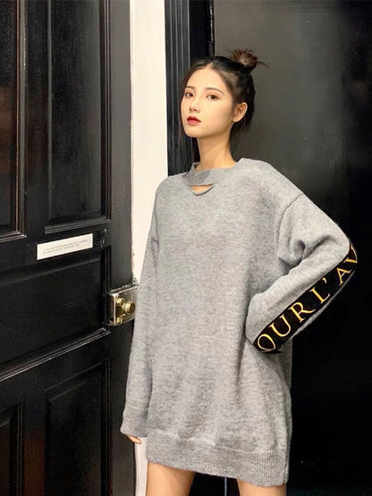 Large size 2020 early autumn long-sleeved letter backless sweater for women loose outer wear lazy style mid-length sweater trend T3457