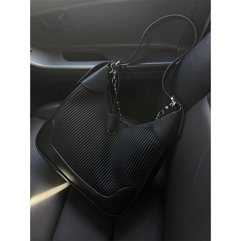 Bag women 2023 new fashion retro high-quality texture niche commuting large-capacity chain shoulder Messenger bag