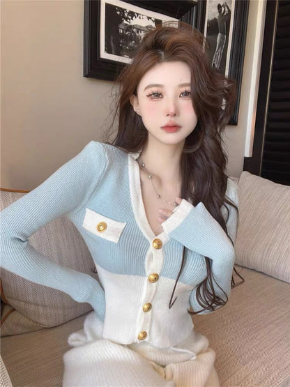 This year's popular sweater jacket has a small fragrance and temperament. Autumn v-neck contrasting color inner bottoming shirt tight knitted sweater for women