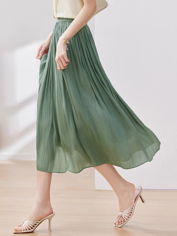 Pleated skirt.  How to wear pleated skirt, Pleated midi skirt, Simple  outfits