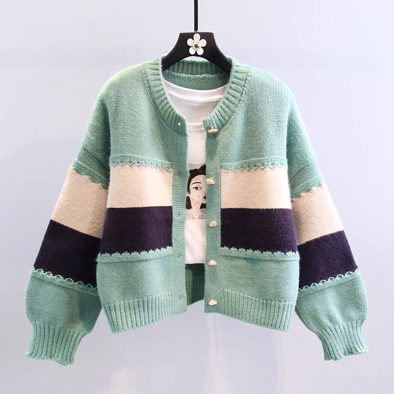 Small fresh contrasting color striped sweater jacket for women autumn and winter 2023 new Japanese style sweet loose outer knitted cardigan