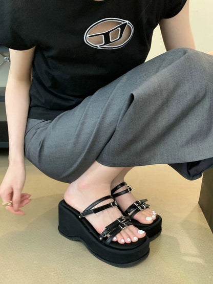 [GAseven Xiaoqijia] Korean version of the thick-bottomed open-toed beach sandals and slippers female niche design Roman slippers