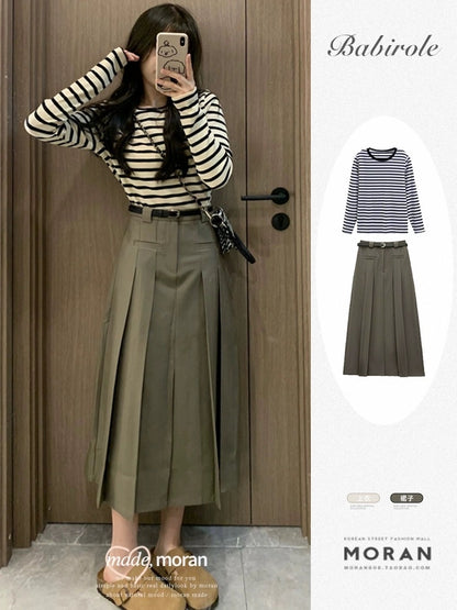 Autumn clothes with a whole set of small t-shirt tops pleated skirt two-piece suit women's fashion to reduce age and look thin