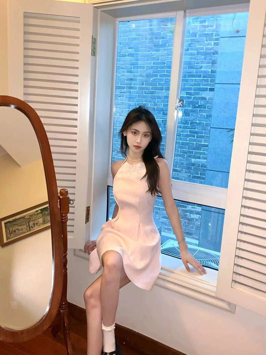 Xiaoxiang style celebrity high-end sleeveless halterneck pink dress for small women, whitening and slimming A-line skirt