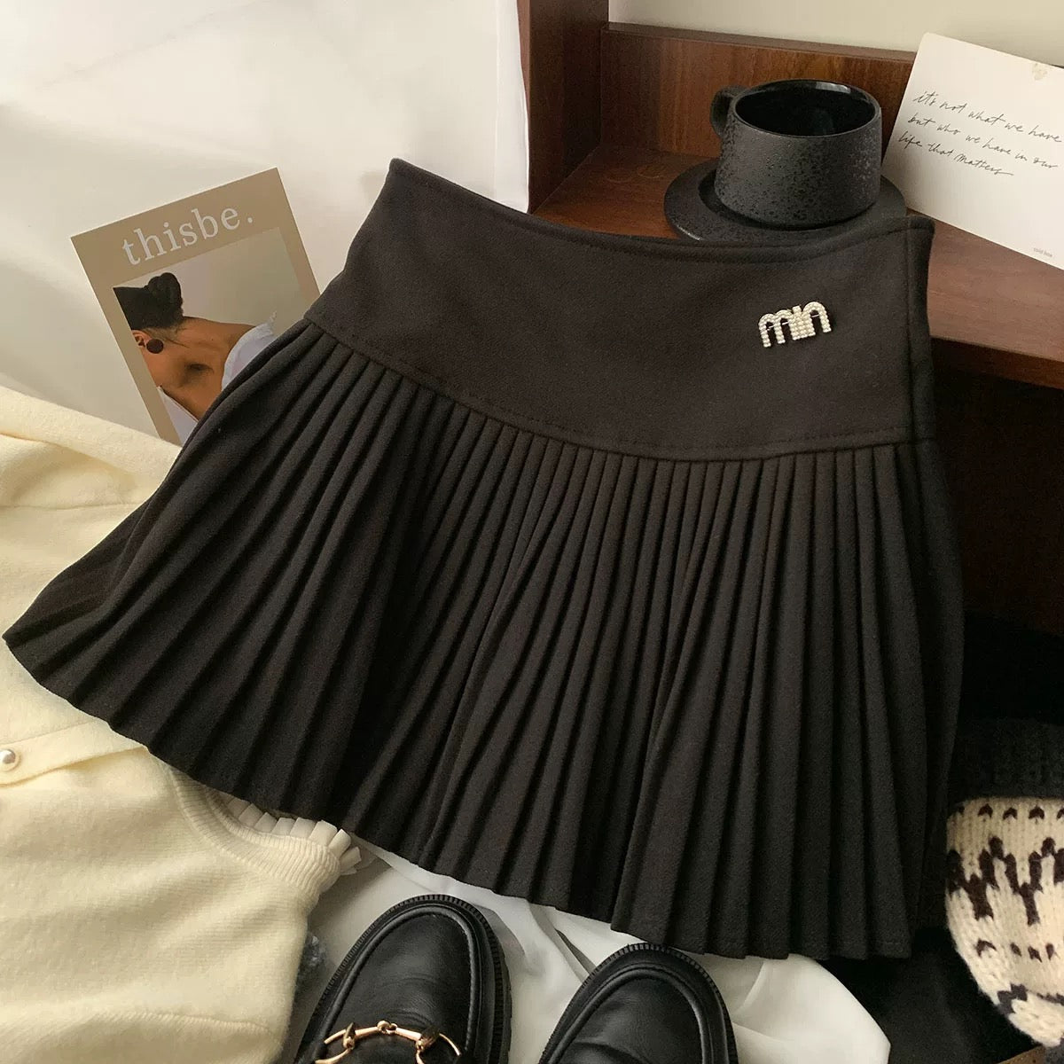 Schoolgirl on vacation~American hot girl woolen pleated skirt for women winter high waist pleated skirt that covers the hips and looks slimming A-line short skirt