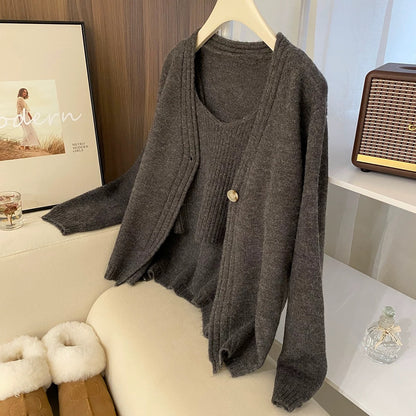 French-Italian tune ~ Casual and gentle sweater cardigan suit for women autumn pit strip camisole + knitted jacket two-piece set