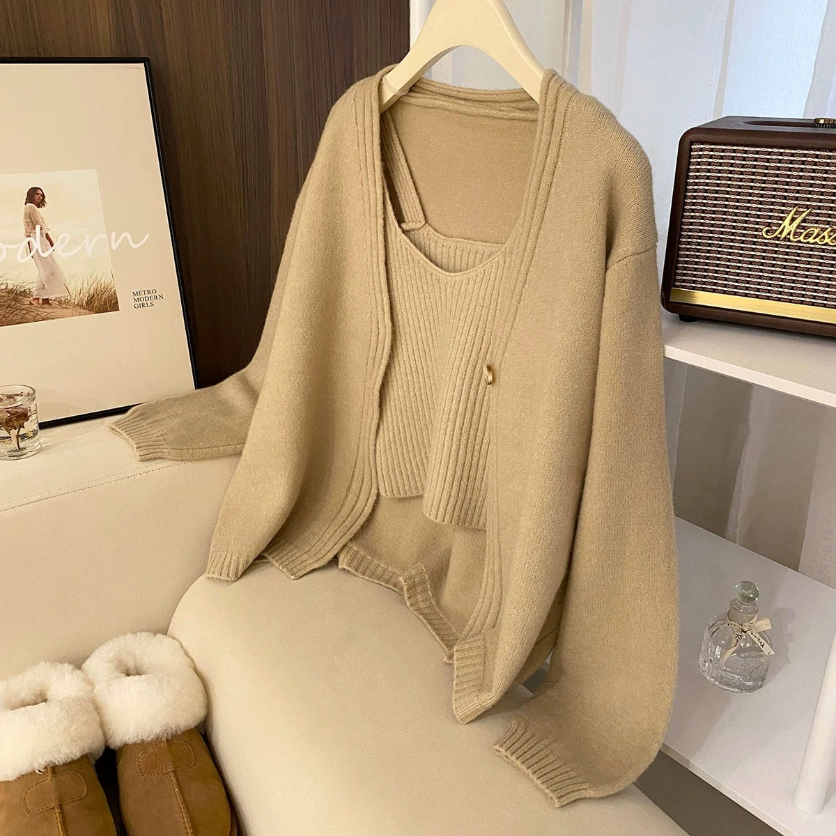 French-Italian tune ~ Casual and gentle sweater cardigan suit for women autumn pit strip camisole + knitted jacket two-piece set