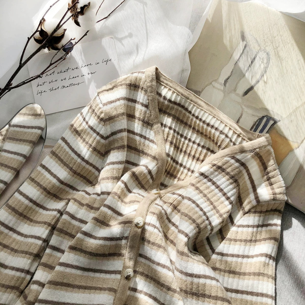 Korean retro V-neck contrast striped long-sleeved knitted cardigan for women in autumn and winter layered outer wear mixed cashmere sweater jacket