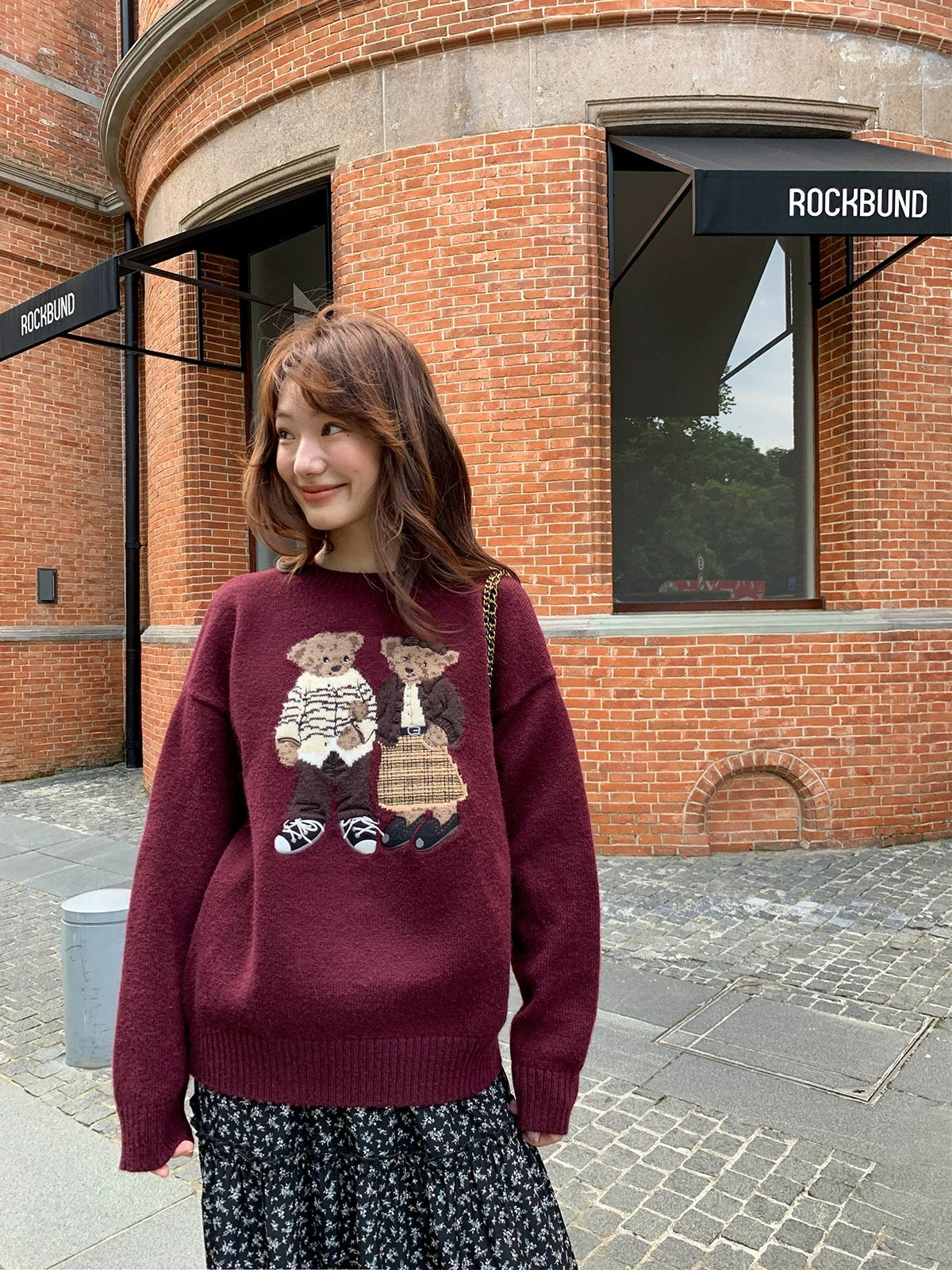 Retro Cartoon Bear Jacquard Round Neck Sweater Women's Autumn