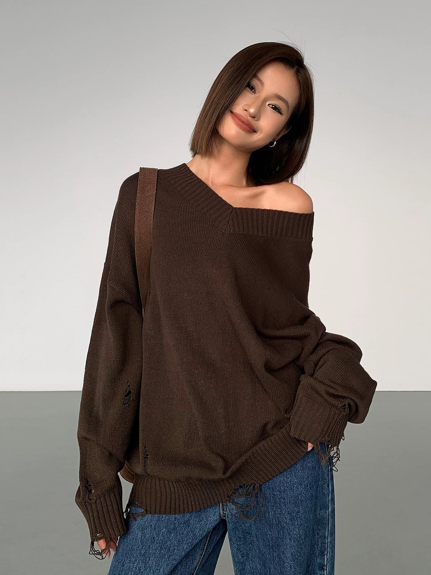 ousph Brown V-neck Loose Sweater Women's 2024 Autumn and Winter Distressed Holes Niche Temperament Bottoming Sweater