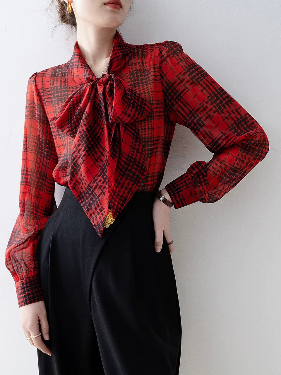 2024 spring women's V-neck bow plaid shirt early spring new French high-end shirt long-sleeved top