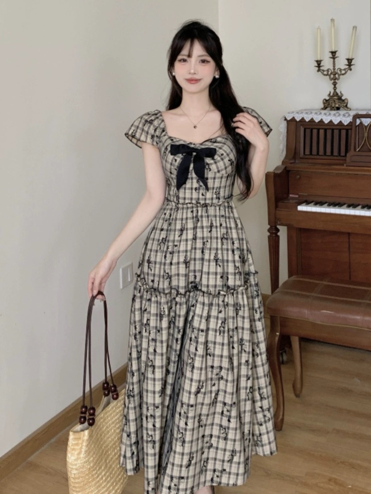 Plus size sweet and spicy plaid long skirt for fat mm waist slimming French dress pear-shaped figure retro black skirt