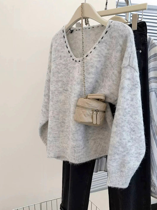 Gray pullover v-neck sweater for women in autumn and winter, 2024 new loose and lazy style knitted top for outer wear and inner wear