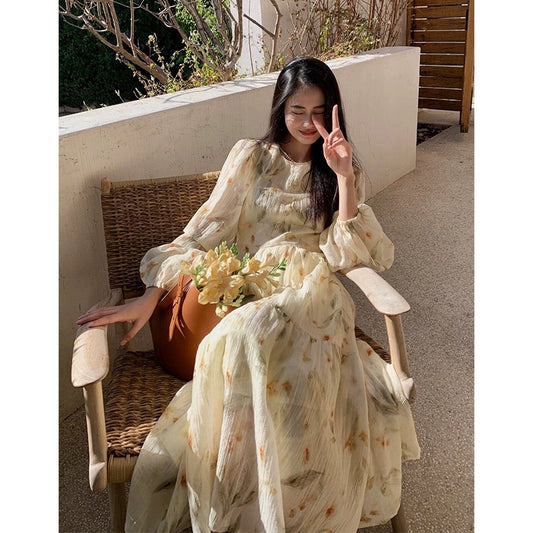 French retro lantern sleeve floral dress for women 2024 early spring new style high-end temperament holiday style long skirt