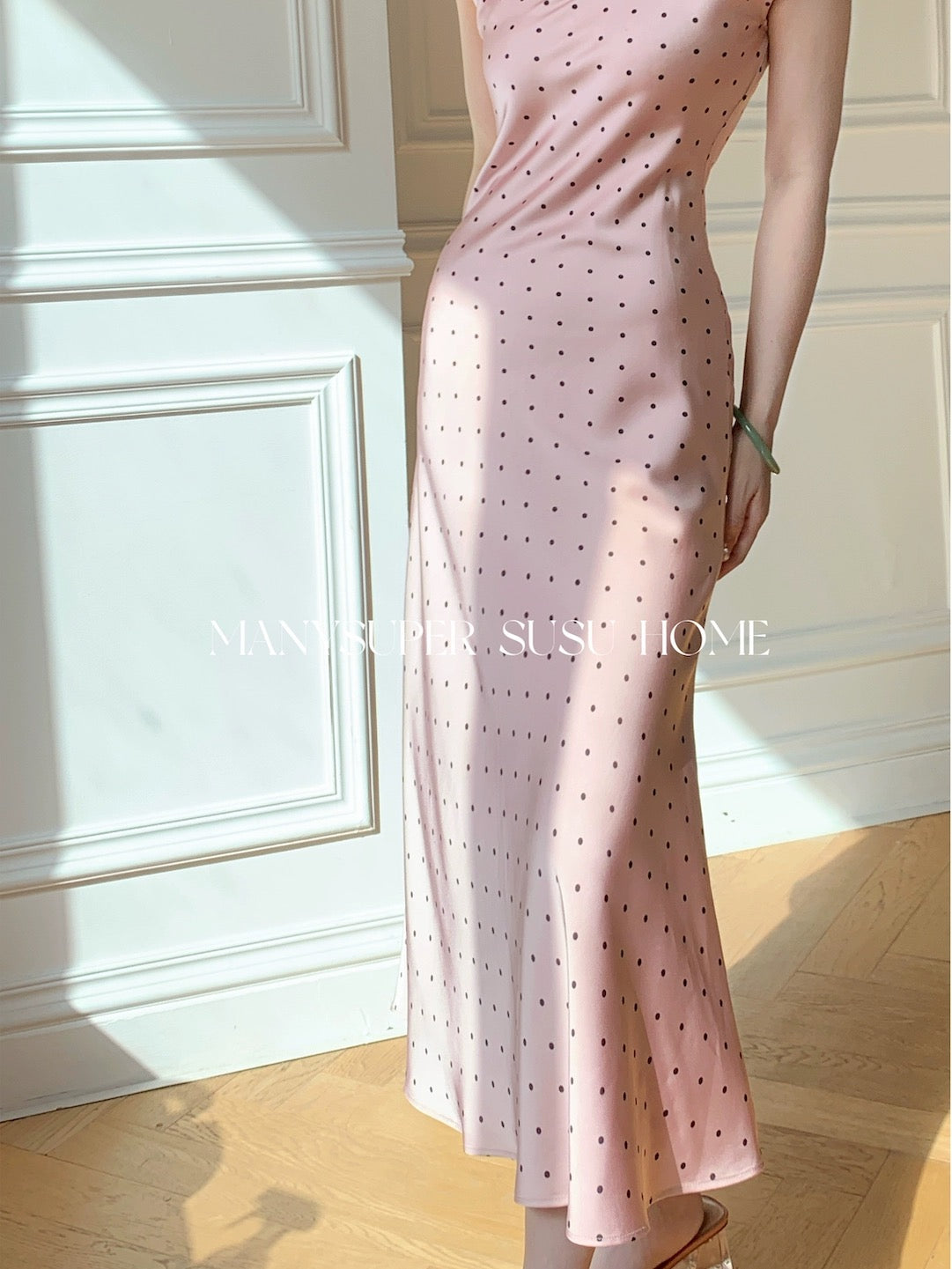 Susujia original 2024 spring and summer new French champagne pink polka dot satin bias cut short-sleeved slim dress