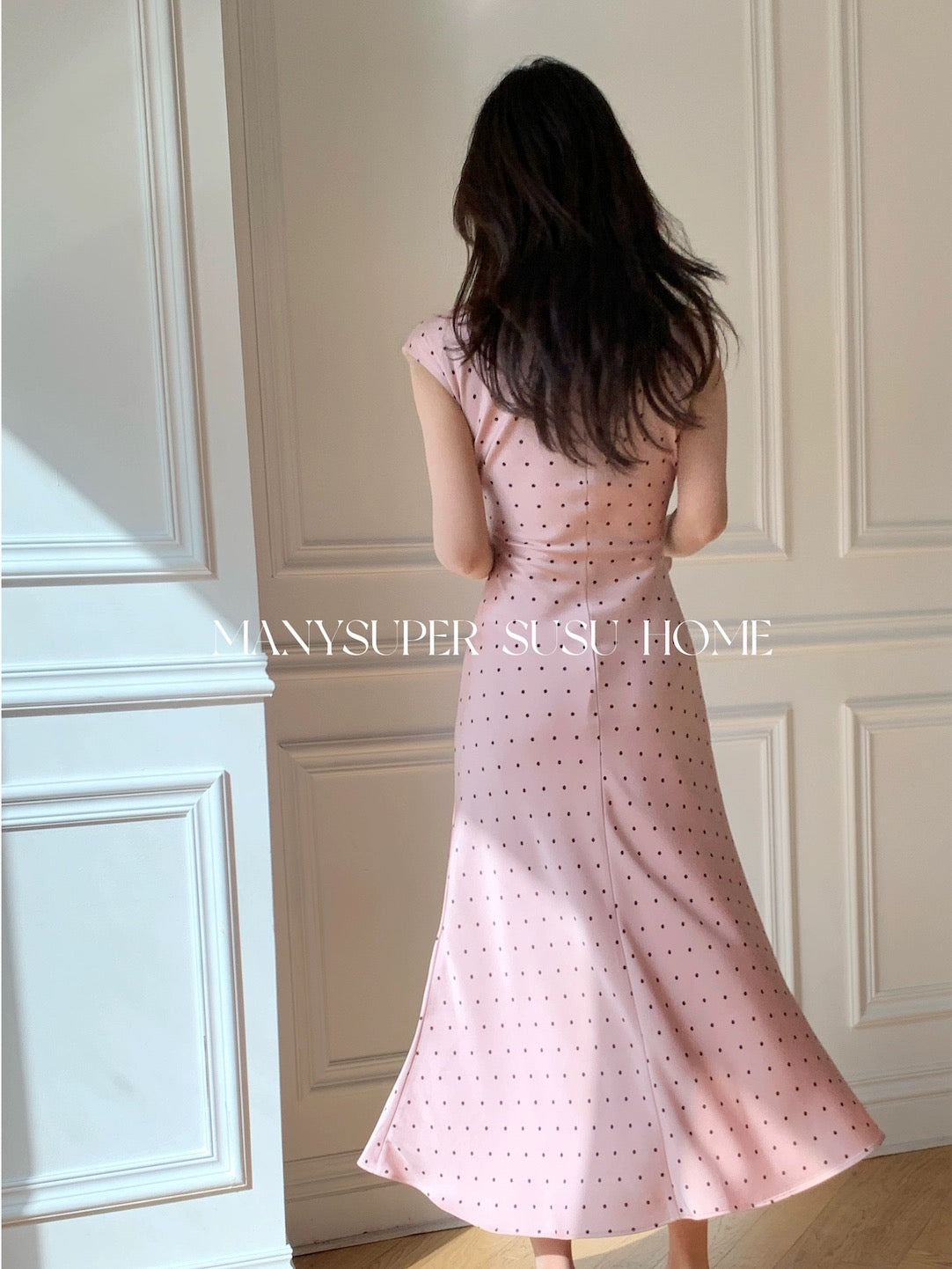 Susujia original 2024 spring and summer new French champagne pink polka dot satin bias cut short-sleeved slim dress