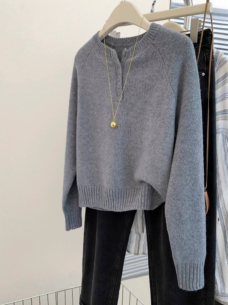 Gray pullover short sweater for women in autumn and winter, outer wear and inner wear 2024 new hot style knitted top for small people