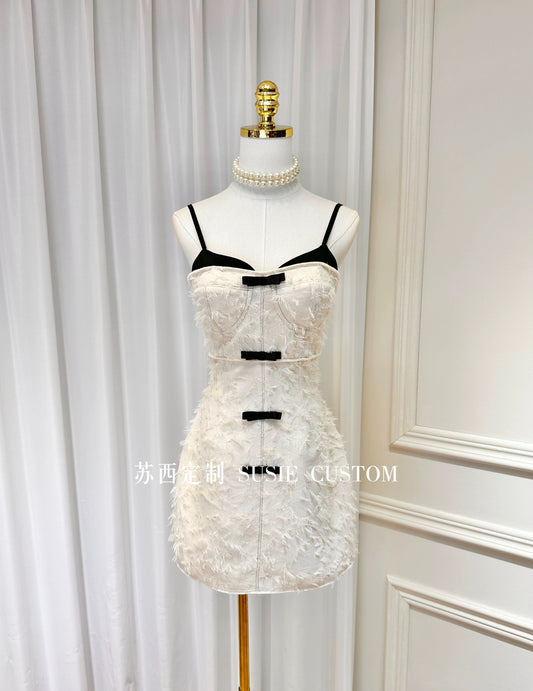 Niche design small fragrant apricot and black contrasting color mini dress with chest pad, tassels and furry bow, waist-cinching suspender straps