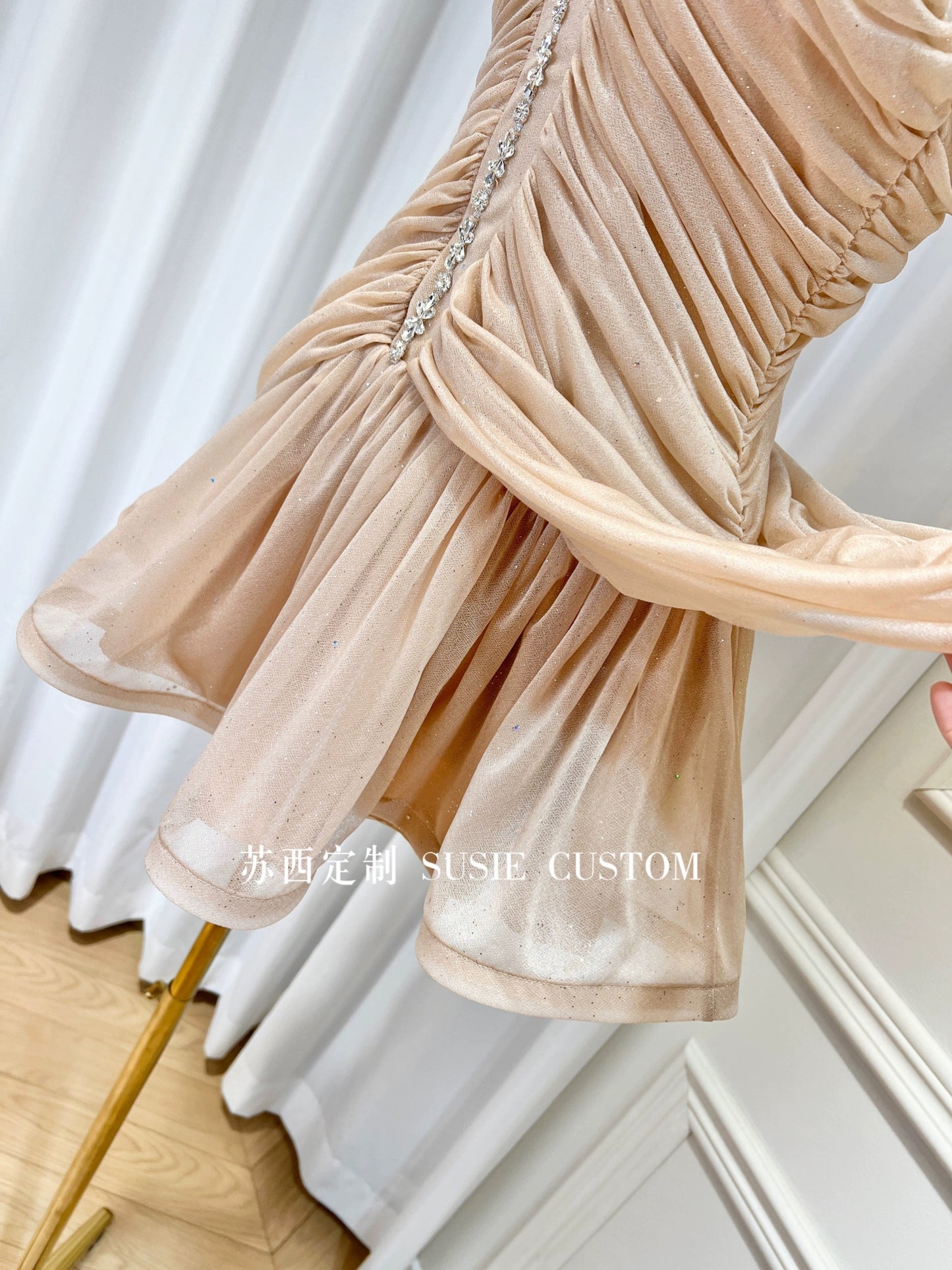 Highly customized Vietnamese niche design twilight starry rhinestone fine glitter pleated tulle waist-length tutu skirt